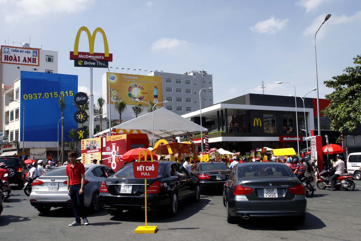 Hiệu ứng “khủng” của McDonald's tại Việt Nam ảnh 2 Hiệu ứng “khủng” của McDonald's tại Việt Nam ảnh 2